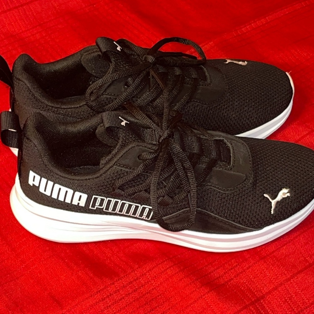 Women’s Size 7.5 Puma Star Vital Refresh Shoes